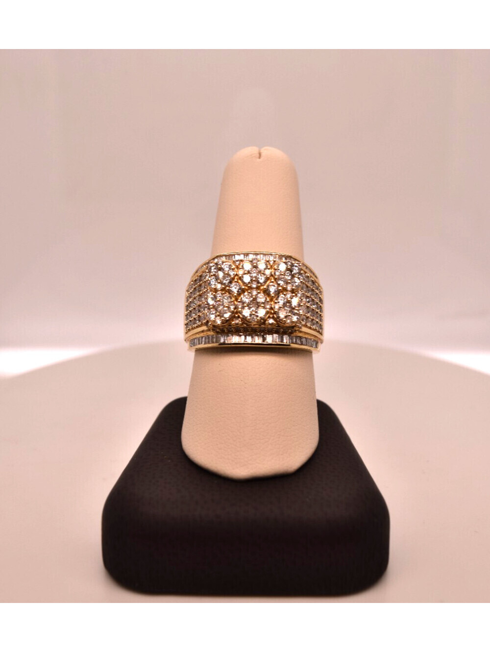 MENS 10K GOLD AND DIAMONDS RING 3.50 TCW